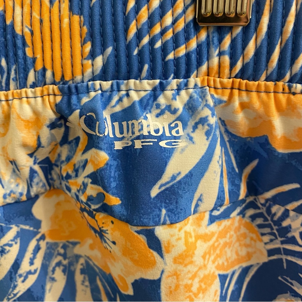 Columbia PFG Floral Shorts Size Small - Picture 4 of 5
